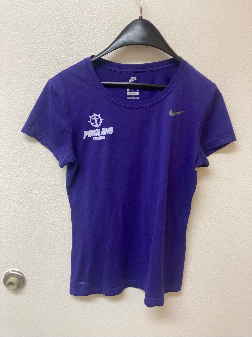 NIKE THE NIKE TEE University of Portland Rowing T Shirt (S)